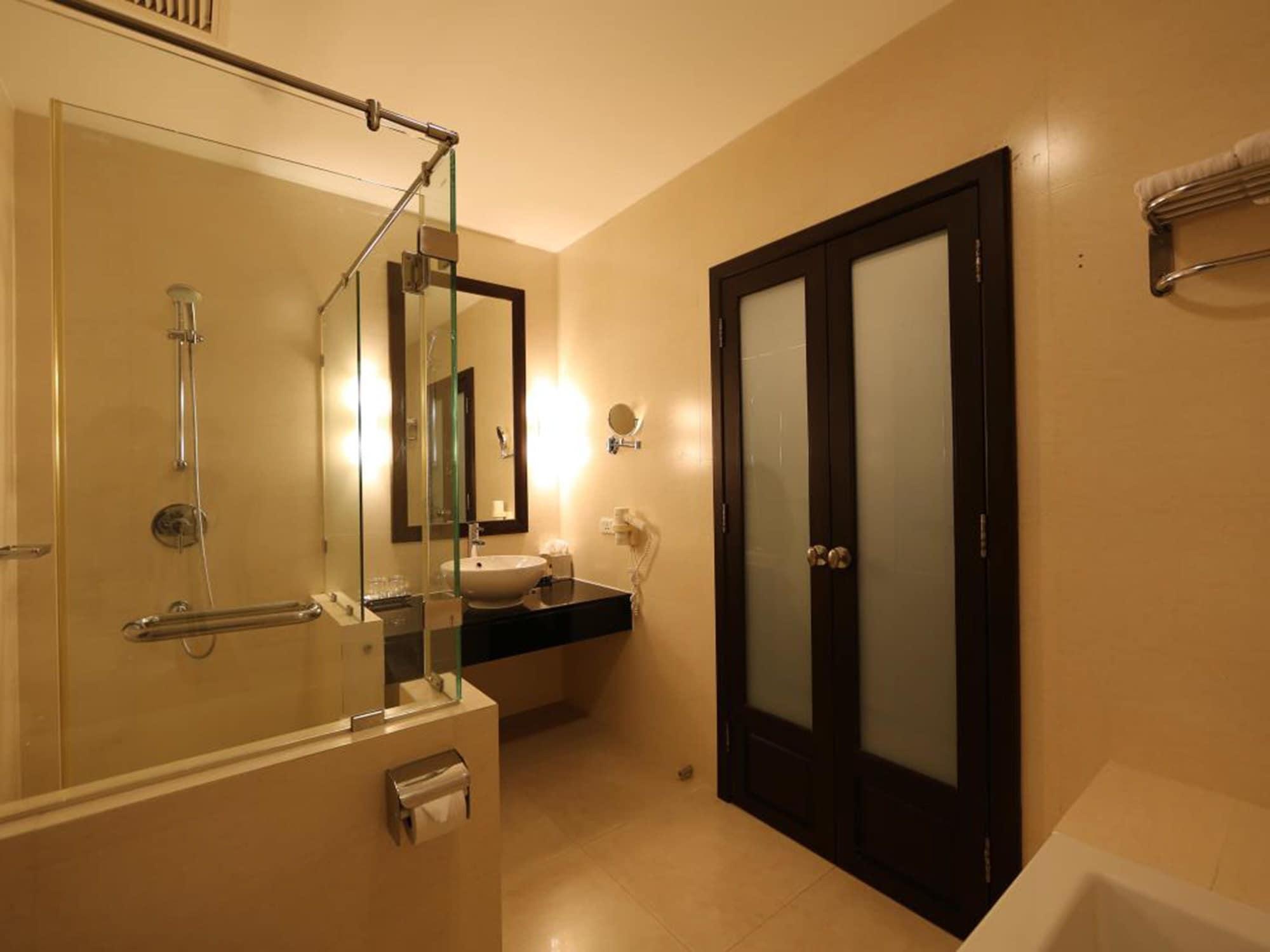 The Dawin Hotel Μπανγκόκ Εξωτερικό φωτογραφία